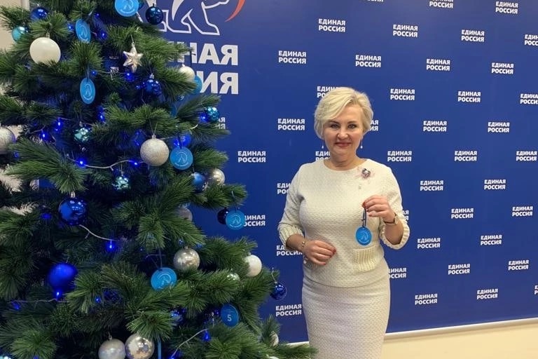 Лариса Кожевина поздравляет вологжан с Новым годом и Рождеством!