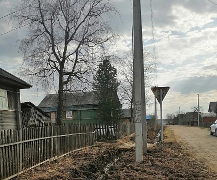 Для пенсионеров нескольких жилых домов по улице Ленина села имени Бабушкина решился вопрос с обустройством водоотводной канавы