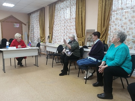 Активисты микрорайона Лукьяново на встрече с Ларисой Кожевиной озвучили проблемы с обслуживанием многоквартирных домов и общественным транспортом