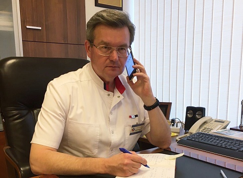 В рамках  недели приемов граждан по вопросам здравоохранения  Андрей Пулин провел консультации и дал разъяснения по «телефону здоровья»